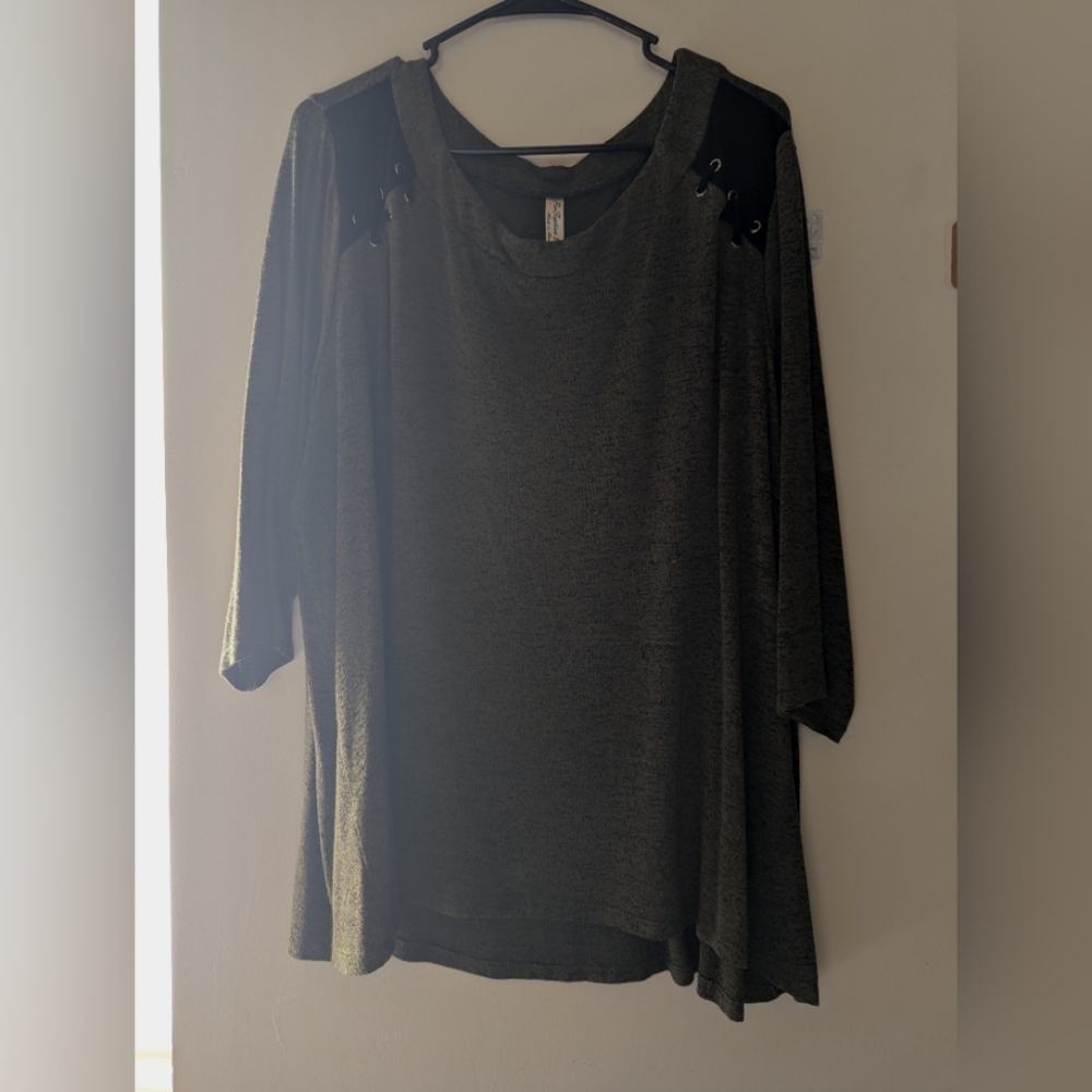 Perseption Women 3X Olive green 3/4-sleeve Swing Top With Laced Shoulder Design
